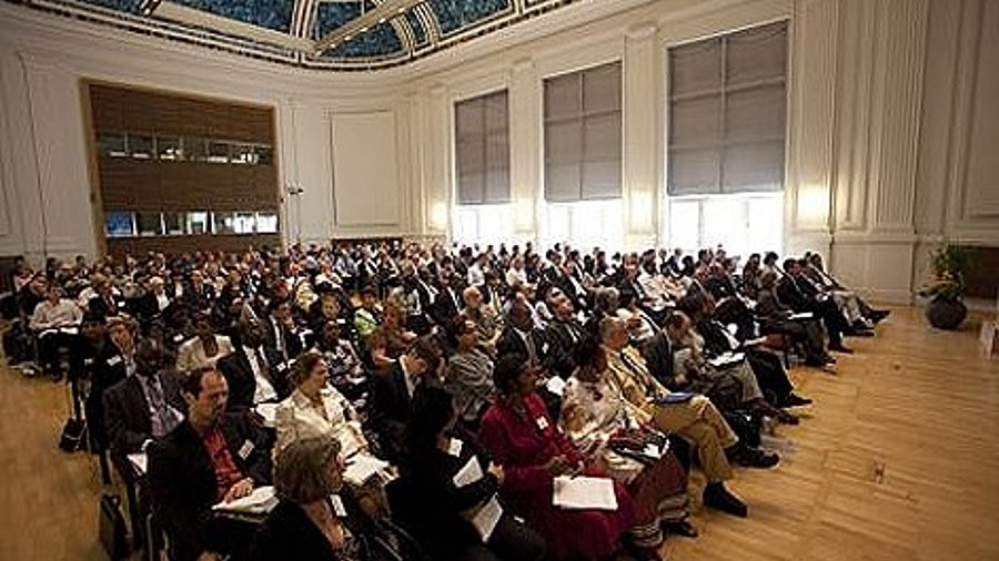 Konferenzsaal. Foto: Bernd Eidenmüller