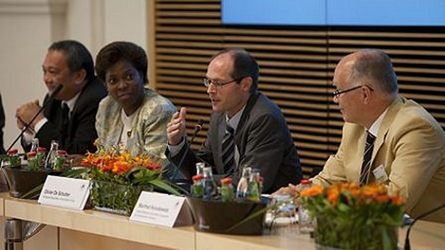 v.l.: Noel D. De Luna, Ertharin Cousin, Olivier De Schutter, Manfred Konukiewitz. Foto: Bernd Eidenmüller